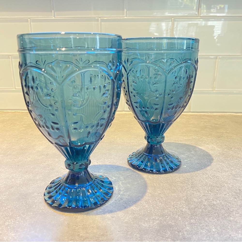 Fitz and Floyd Trestle Glassware Ornate Goblets Set of 2 Glasses Blue Indigo